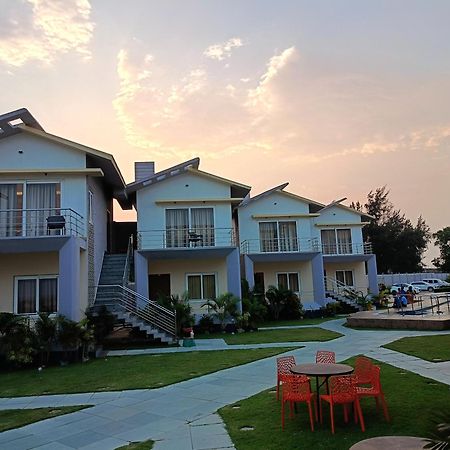 Parth King Beach Resort マンダーマニ エクステリア 写真